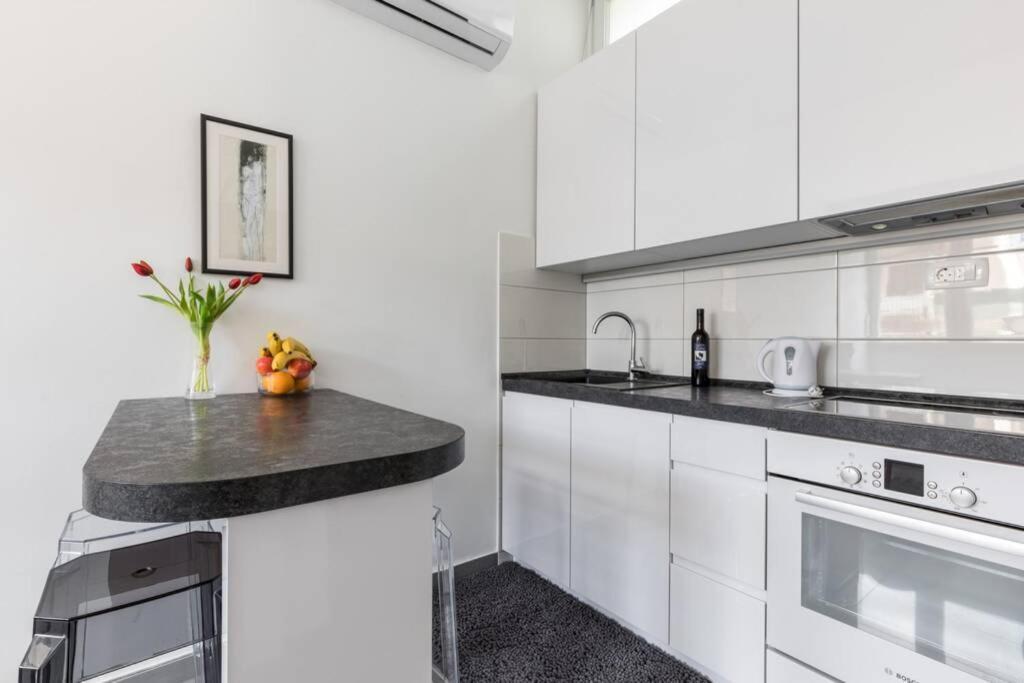 Banana Split Youth Apartment Екстериор снимка