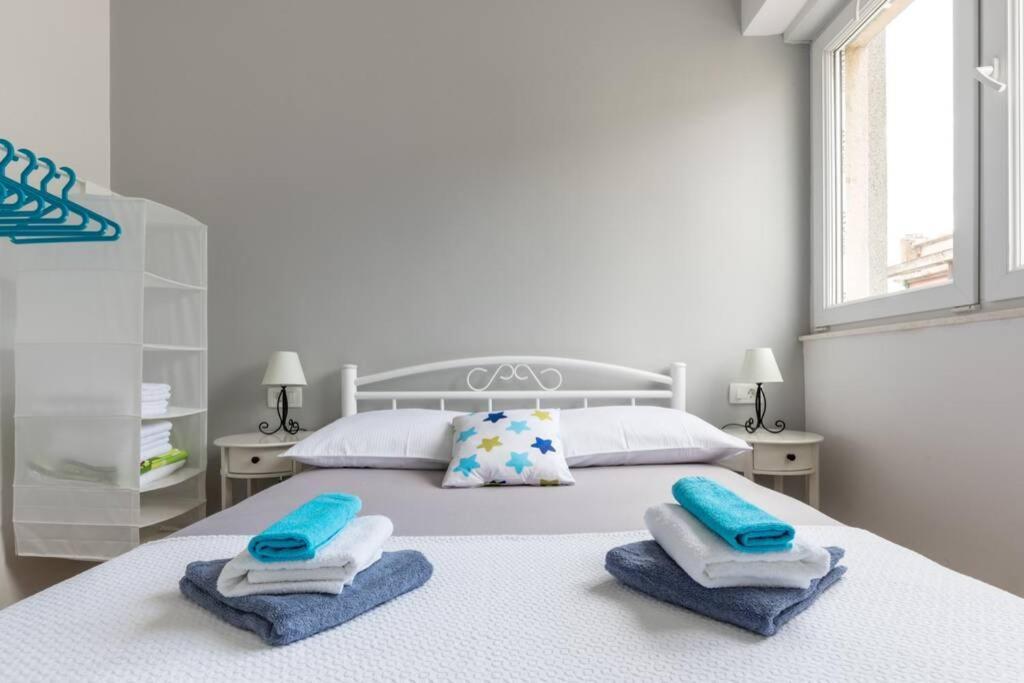 Banana Split Youth Apartment Екстериор снимка
